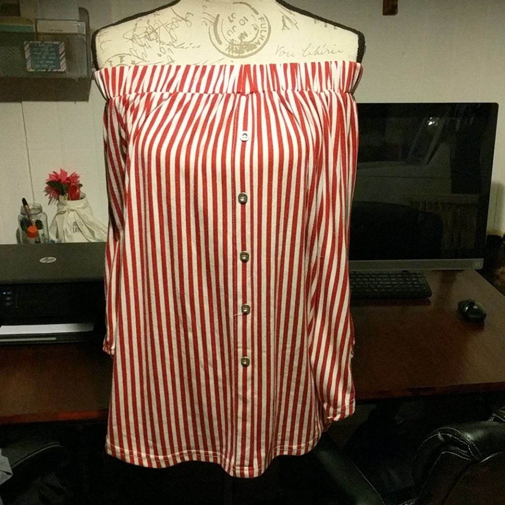 Stylish off the shoulder 3 1/4 sleeve shirt